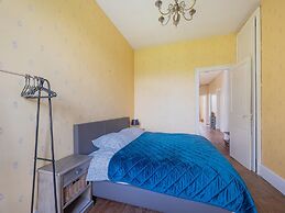 Holiday Home Adjoining a Chateau