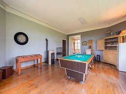 Holiday Home Adjoining a Chateau
