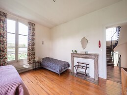 Holiday Home Adjoining a Chateau