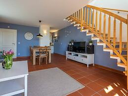 Comfy Apartment With Terrace