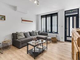 Beachfront Holiday Home Near the Market