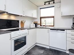 6 Person Holiday Home in Hemmet