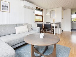 6 Person Holiday Home in Hemmet