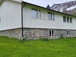 10 Person Holiday Home in Reinfjord-by Traum