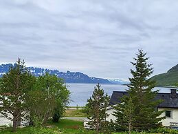 10 Person Holiday Home in Reinfjord-by Traum