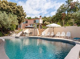 Quiet Vacation Home With Private Pool