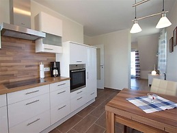 Albatros in the House of Aquarius