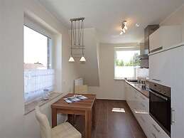 Albatros in the House of Aquarius