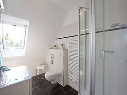 Albatros in the House of Aquarius