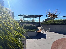 cozy 2BR with free parking & wifi