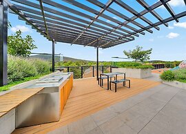 cozy 2BR with free parking & wifi