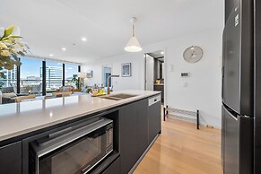 cozy 2BR with free parking & wifi