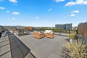 cozy 2BR with free parking & wifi