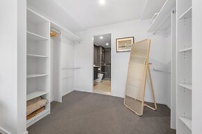 cozy 2BR with free parking & wifi