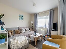 Cozy Apartment With a View of the Canal