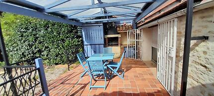 Geraeumiges Ferienhaus mit Garten
