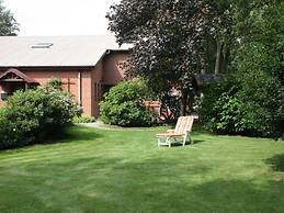 Elke Luthje Modern Retreat