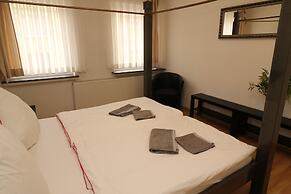 Central Apartment Near the Trade Fair