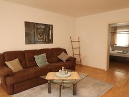 Central Apartment Near the Trade Fair