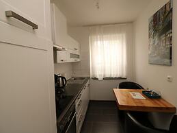 Central Apartment Near the Trade Fair