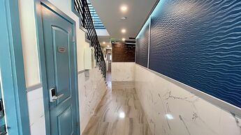 Quintessence ApartHotel