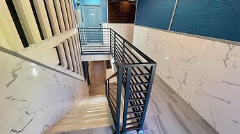 Quintessence ApartHotel