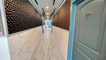 Quintessence ApartHotel