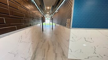 Quintessence ApartHotel