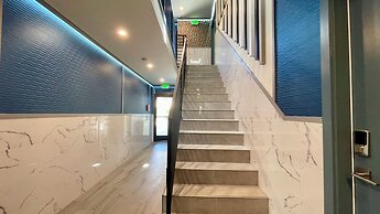 Quintessence ApartHotel
