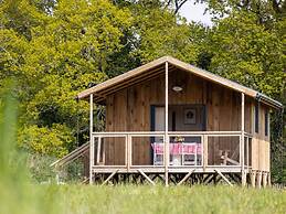 Holiday Home in the Park Close to the sea