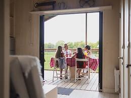Holiday Home in the Park Close to the sea