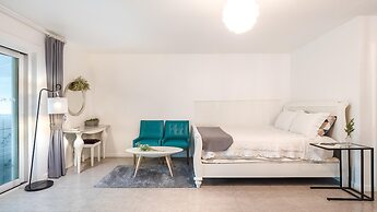 Ganghwa Giverny Spa Pension