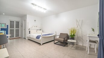 Ganghwa Giverny Spa Pension