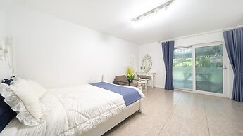 Ganghwa Giverny Spa Pension