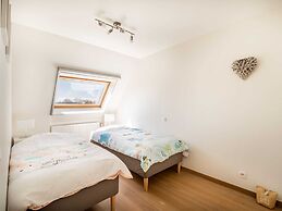 Alise Sunny Duplex Apartment in Koksijde