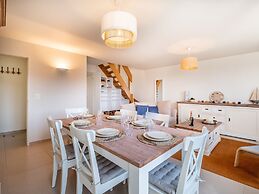 Alise Sunny Duplex Apartment in Koksijde