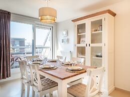 Alise Sunny Duplex Apartment in Koksijde