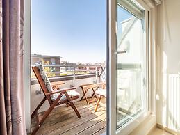 Alise Sunny Duplex Apartment in Koksijde