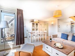 Alise Sunny Duplex Apartment in Koksijde