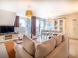 Alise Sunny Duplex Apartment in Koksijde