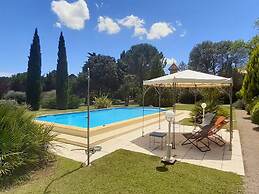Spacious Holiday Home With Private Pool and Park