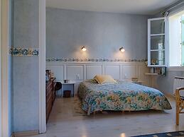 Spacious Holiday Home With Private Pool and Park