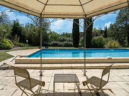 Spacious Holiday Home With Private Pool and Park