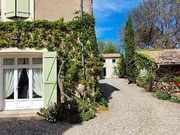 Spacious Holiday Home With Private Pool and Park