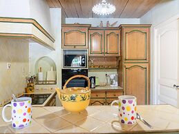 Spacious Holiday Home With Private Pool and Park