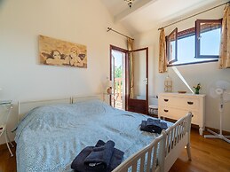 Spacious Holiday Home With Private Pool and Park