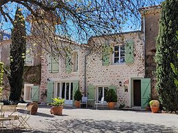 Spacious Holiday Home With Private Pool and Park