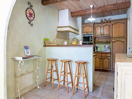 Spacious Holiday Home With Private Pool and Park