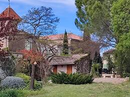 Spacious Holiday Home With Private Pool and Park