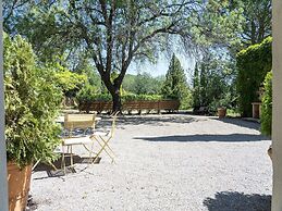 Spacious Holiday Home With Private Pool and Park